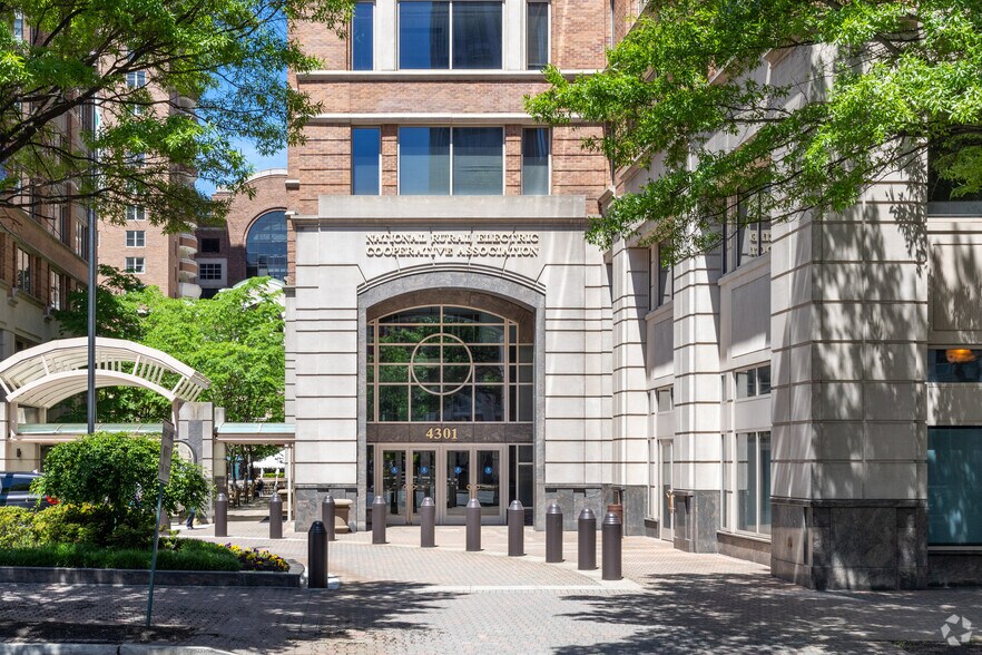 More Photos Of 4401 Wilson Blvd, Arlington Unknown For Lease