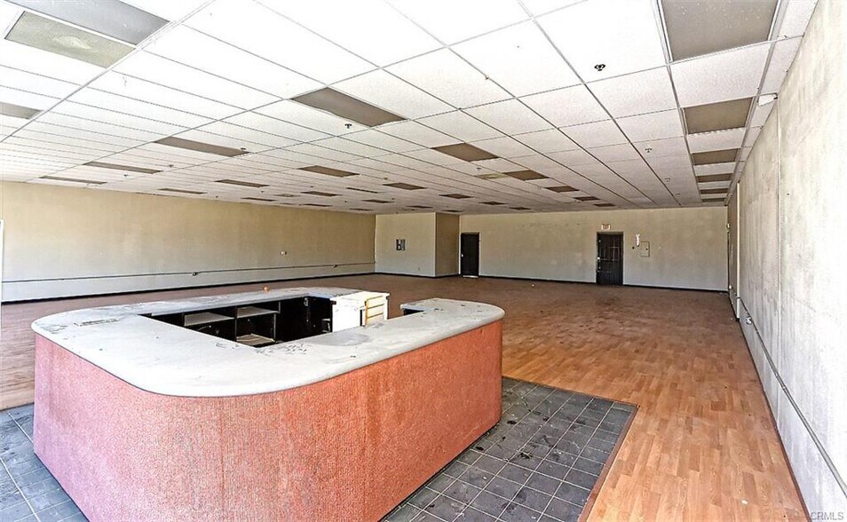 More Photos Of 13534 Navajo Rd, Apple Valley Unknown For Lease