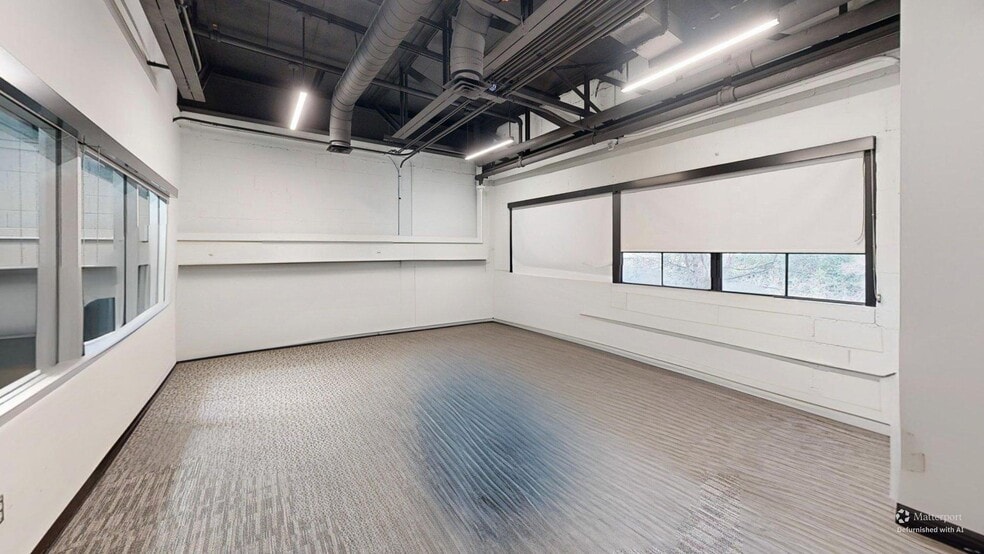 More Photos Of 550 Somerset Ter NE, Atlanta Storefront For Lease