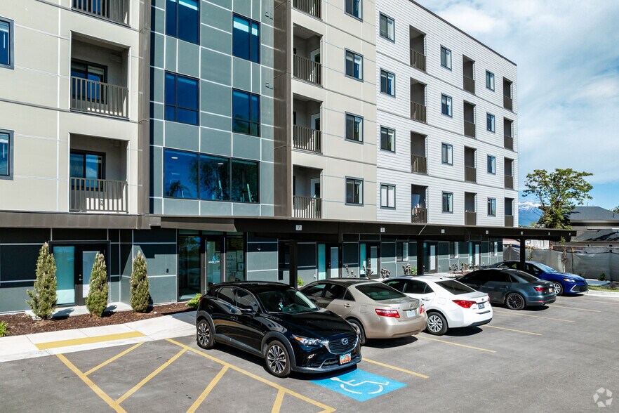 More Photos Of 230 S State St, Clearfield Apartments For Sale