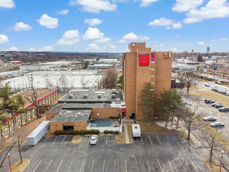 More Photos Of 3 Watervliet Avenue Ext, Albany Hotel For Sale