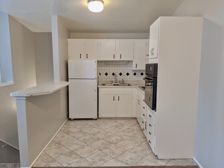 More Photos Of 5547 S Grant St, Littleton Apartments For Sale