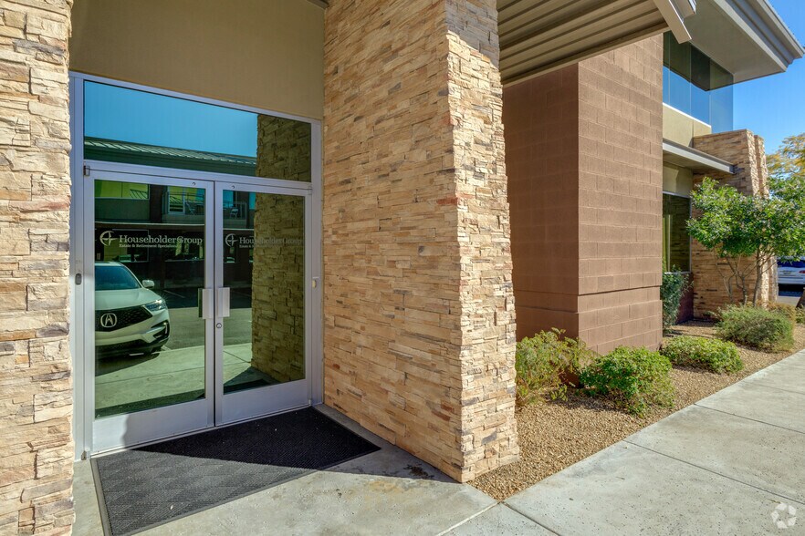 More Photos Of 8985 E Bell Rd, Scottsdale Coworking Space