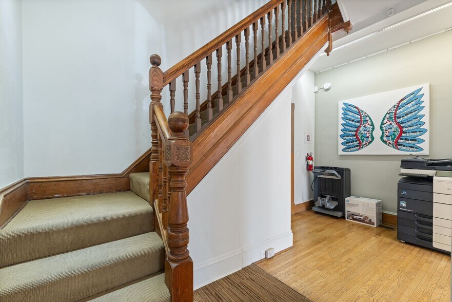 More Photos Of 34 E 25th St, Baltimore Office Residential For Sale