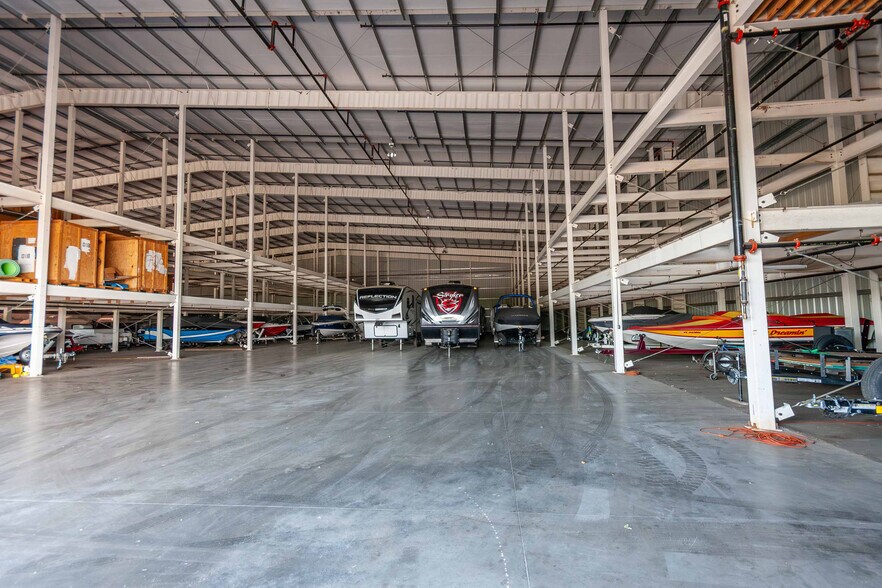 More Photos Of 4700 Marketplace Dr, Johnstown Warehouse For Lease