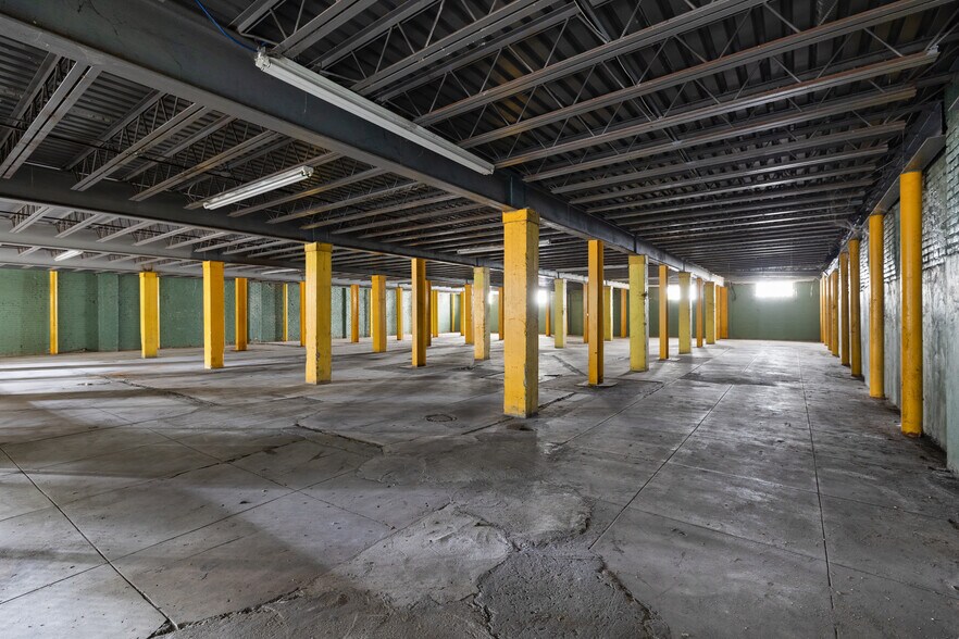 More Photos Of 101 N Val Verde Rd, Donna Warehouse For Sale