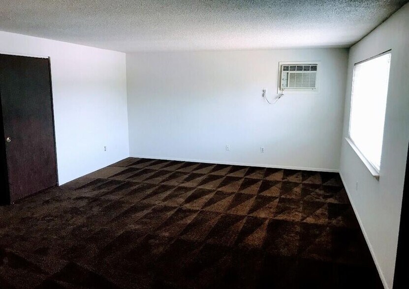 More Photos Of 350 Alder St, Central Point Apartments For Sale