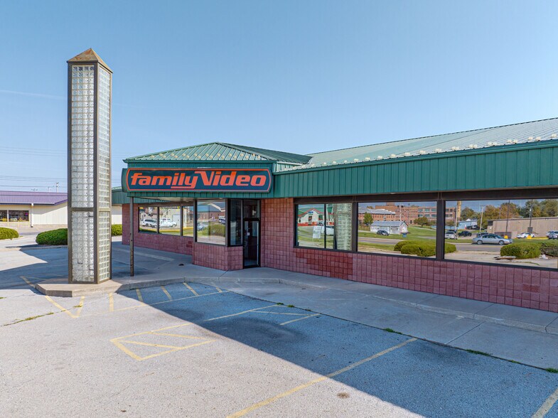 More Photos Of 730 West St, Grinnell Freestanding For Lease