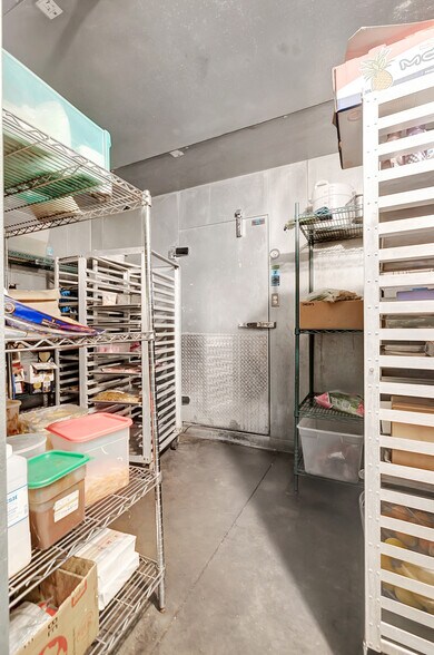 More Photos Of 122 S Howard Ave, Tampa Restaurant For Lease