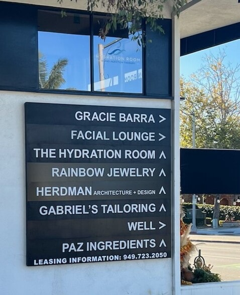 More Photos Of 3800 E Coast Hwy, Newport Beach Storefront Retail Office For Lease