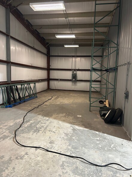 More Photos Of 8825 Eastex Fwy, Beaumont Warehouse For Sale