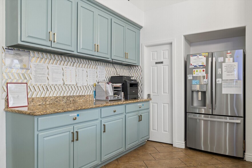 More Photos Of 5338 E Hartford Ave, Scottsdale Healthcare For Sale