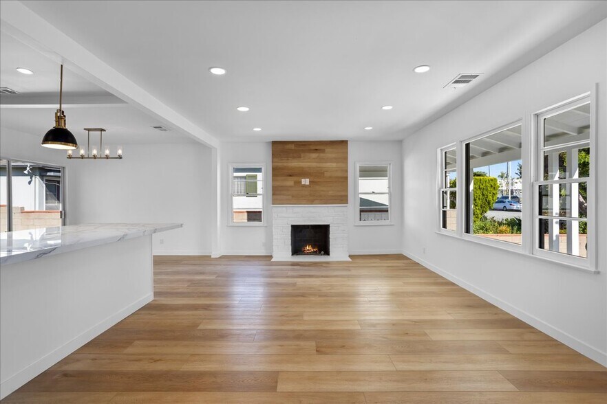More Photos Of 2218 24th St, Santa Monica Apartments For Sale