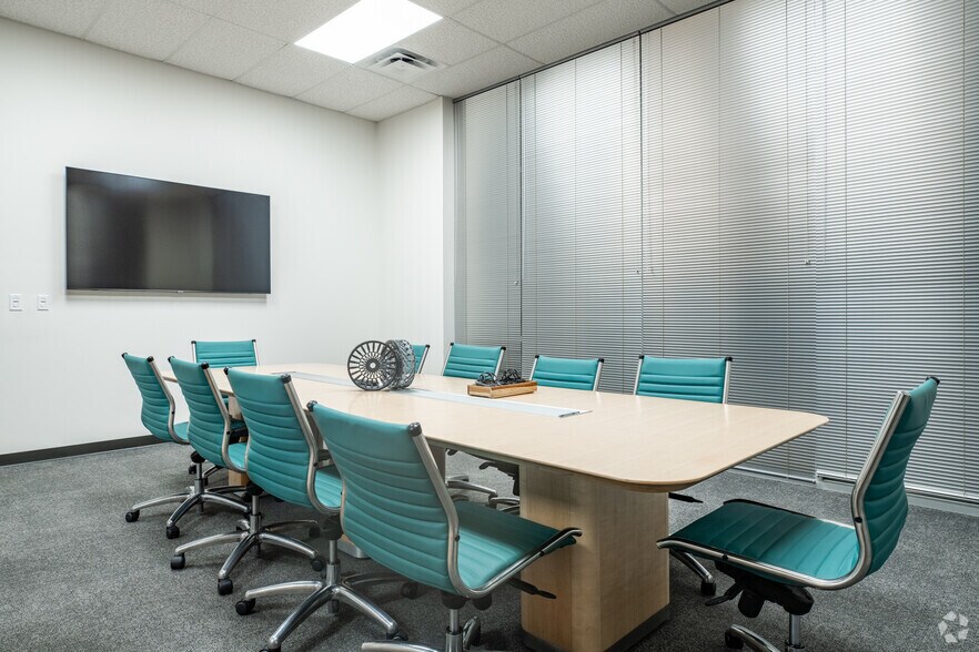 More Photos Of 1200 Bmc Dr, Cedar Park Distribution For Lease