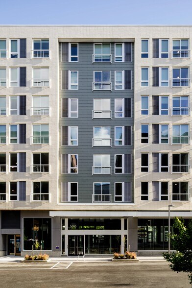 More Photos Of 2070 NW Quimby St, Portland Apartments For Lease