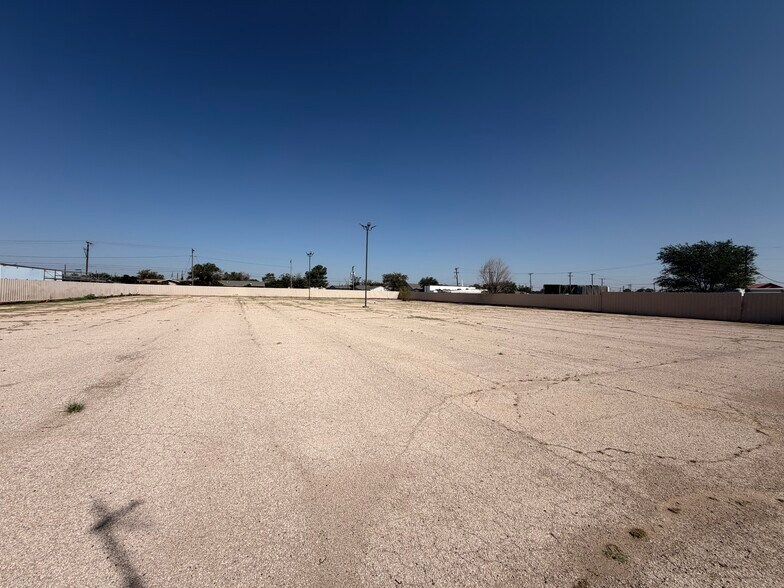 More Photos Of 3818 W Wall St, Midland Freestanding For Lease