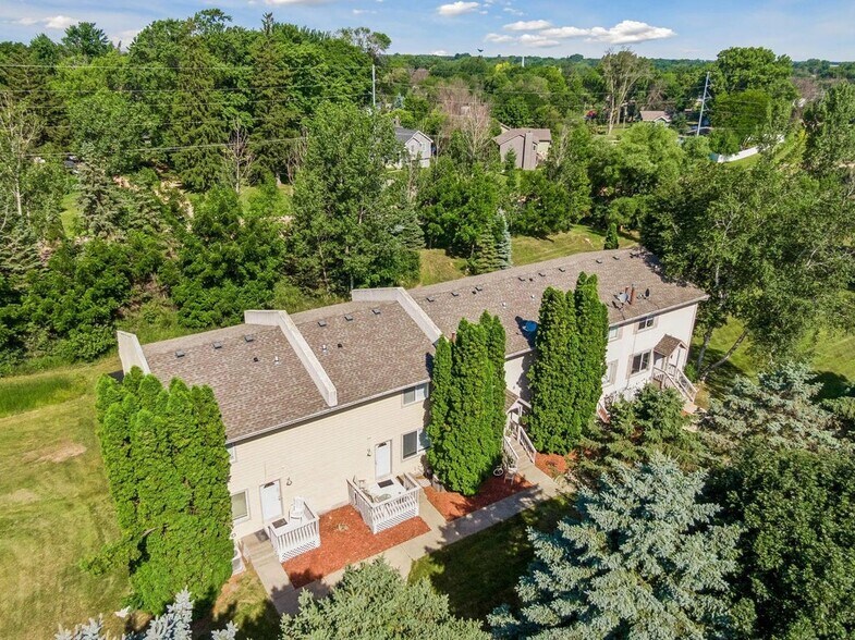 Primary Photo Of 417 Hunter Dr, Watertown Multifamily For Sale