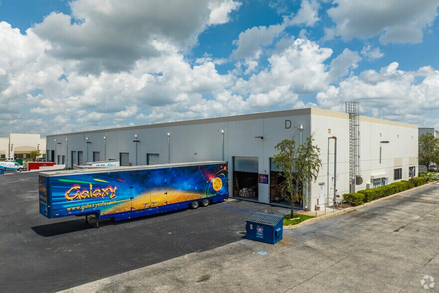 More Photos Of 4610-4630 Eagle Falls Pl, Tampa Warehouse For Lease