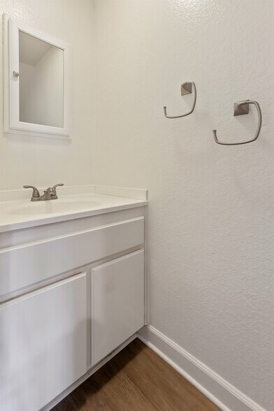 More Photos Of 635 E Olive Ave, Burbank Apartments For Sale