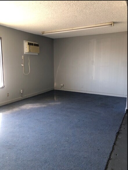 More Photos Of 1001-1025 W Foothill Blvd, Azusa Warehouse For Lease