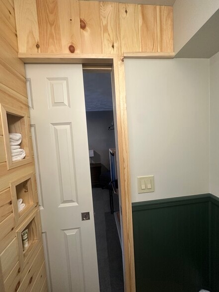 More Photos Of 2040 I-75 Business Loop, Saint Ignace Hotel For Sale