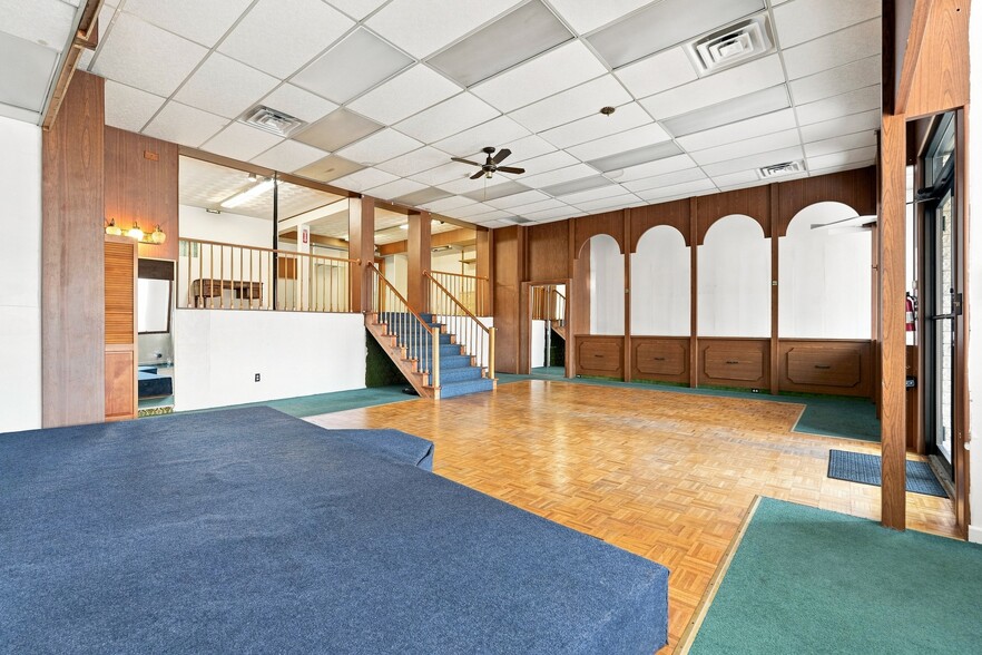 More Photos Of 328 Front St, Chicopee Storefront Retail Office For Lease