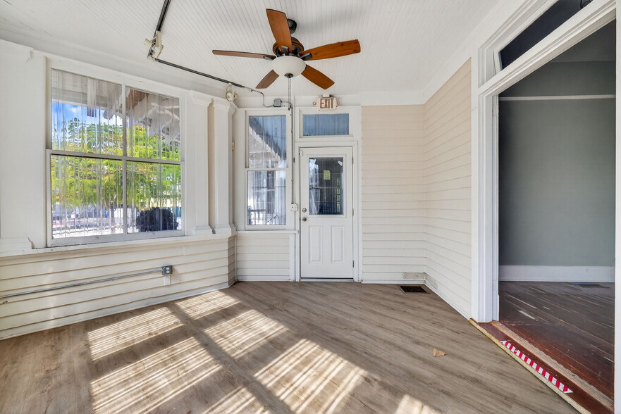 More Photos Of 1793 Fowler St, Fort Myers Freestanding For Sale