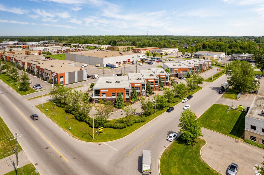 More Photos Of 10 Rue Gaston-Dumoulin, Blainville Light Distribution For Lease