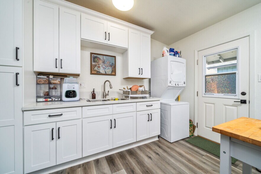 More Photos Of 124 N Vista Bonita Ave, Glendora Apartments For Sale