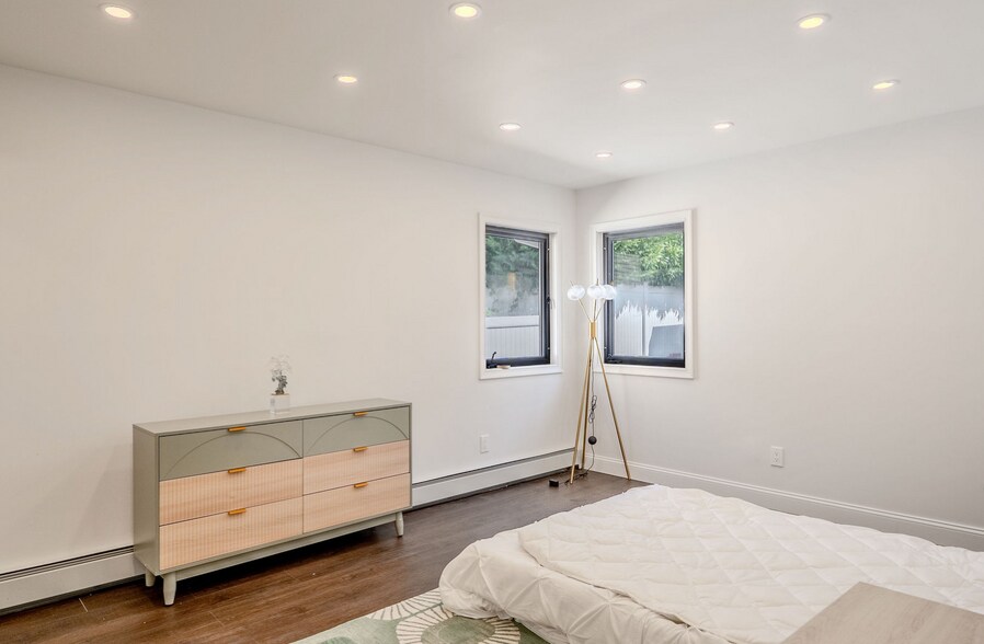 More Photos Of 776 Hempstead Ave, West Hempstead Specialty For Sale