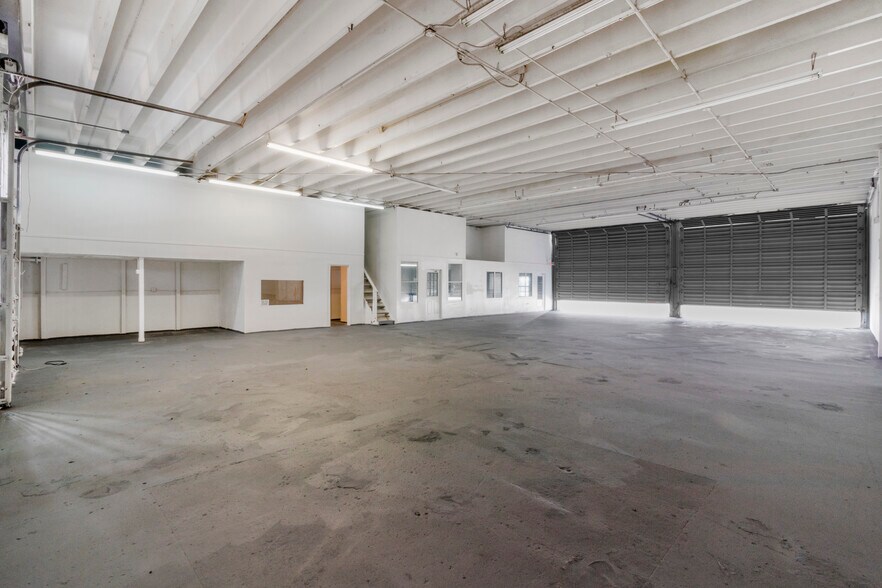 More Photos Of 499 NW 79th St, Miami Auto Repair For Sale