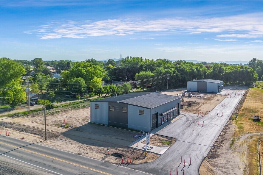 More Photos Of 80 N Happy Valley Rd, Nampa Warehouse For Sale