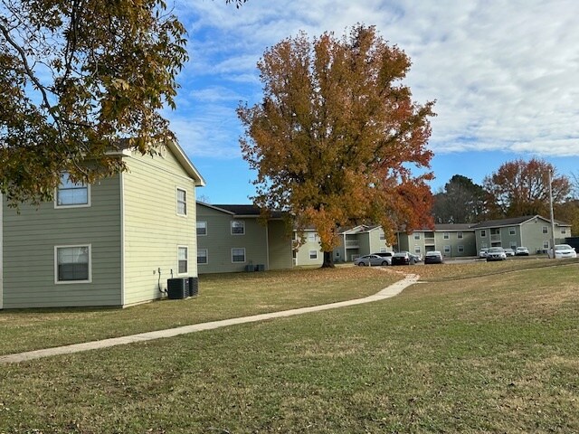 More Photos Of 506 Pecan Dr, Bolivar Apartments For Sale