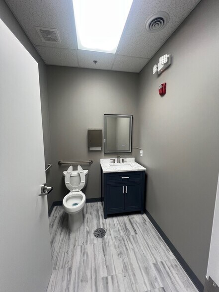 More Photos Of 4260 Glendale Milford Rd, Blue Ash Medical For Lease