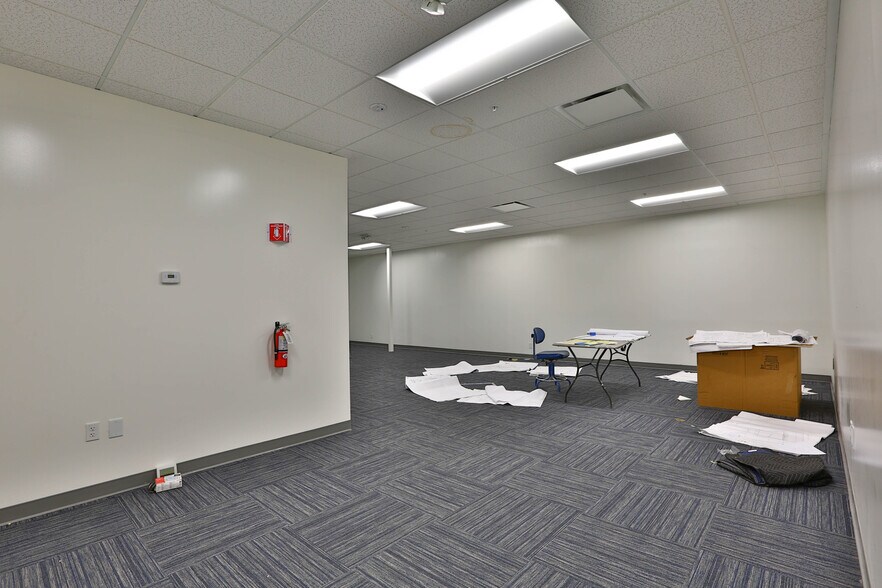More Photos Of 118-122 Charcot Ave, San Jose Flex For Lease