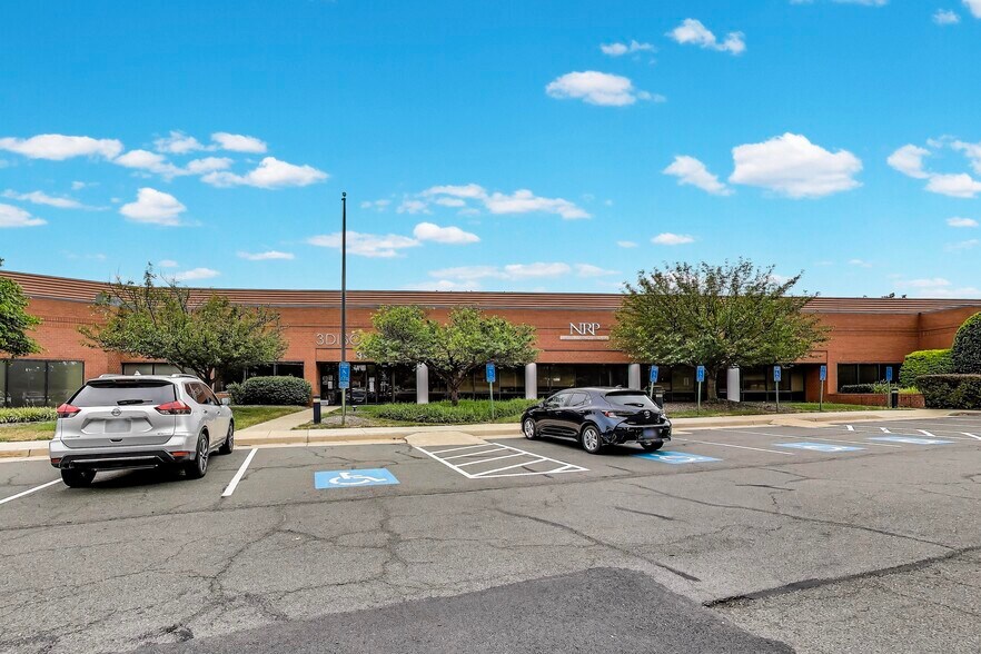 More Photos Of 365 Herndon Pky, Herndon Medical For Lease
