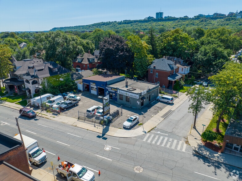 More Photos Of 804 King St E, Hamilton Auto Repair For Sale