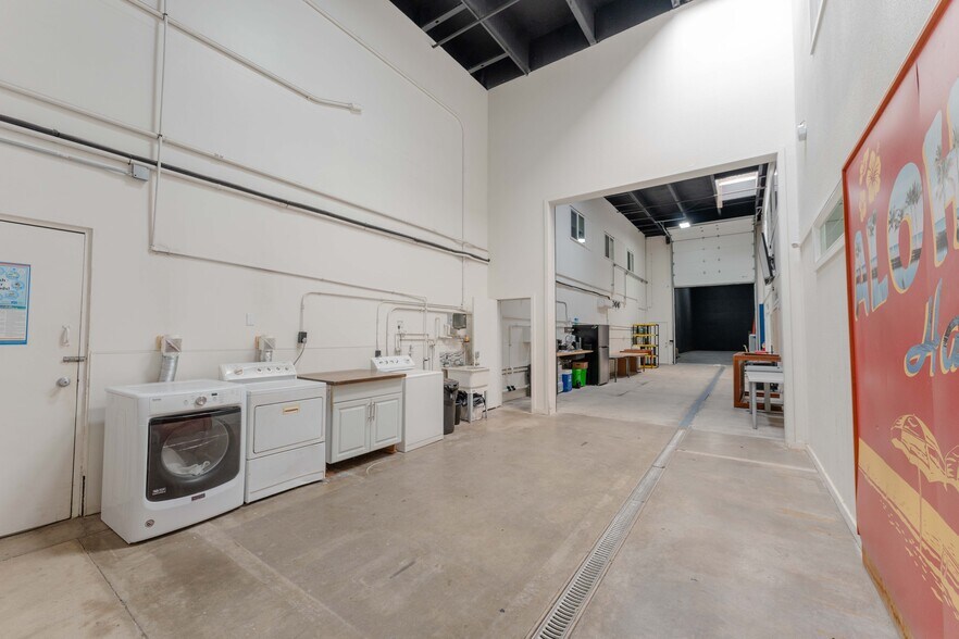 More Photos Of 99-1245 Halawa Valley St, Aiea Warehouse For Sale