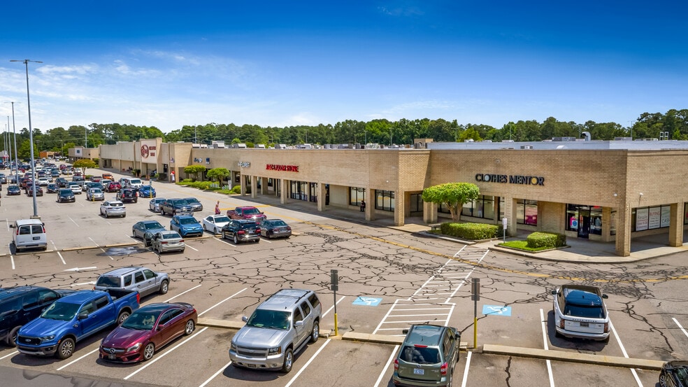 More Photos Of 102-400 Westwood Shopping Ctr, Fayetteville Unknown For Lease