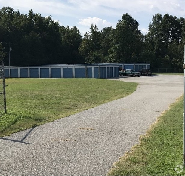 More Photos Of 10471 Asheville Hwy, Inman Unknown For Lease