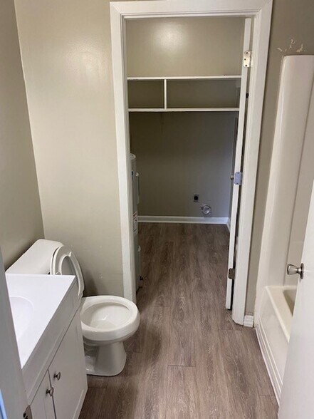 More Photos Of 1133-1144 Berkshire Rd, Fayetteville Apartments For Sale