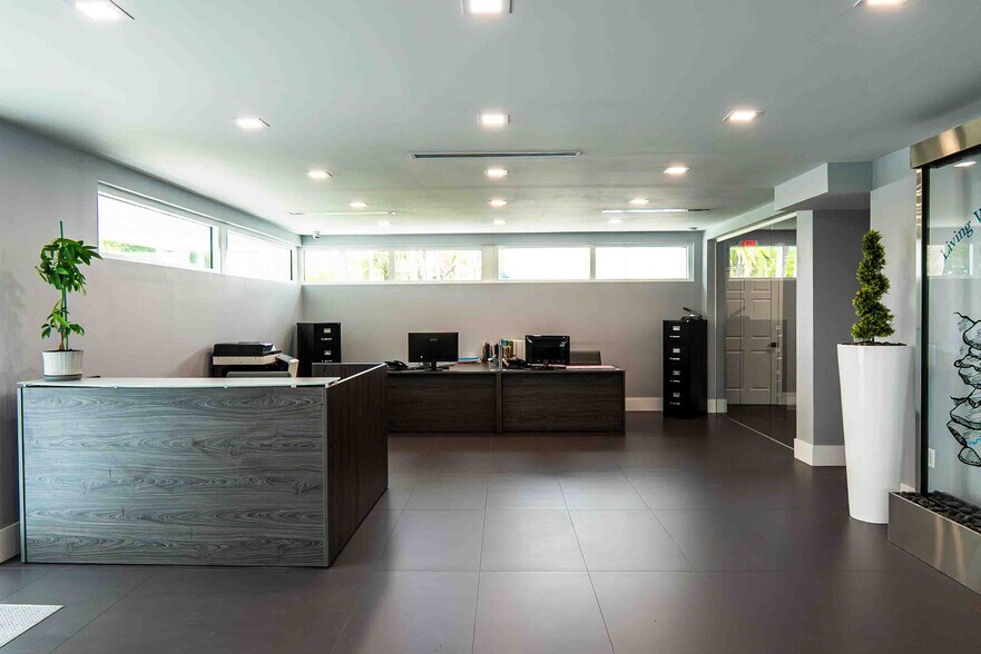 More Photos Of 500 W 84th St, Hialeah Warehouse For Sale