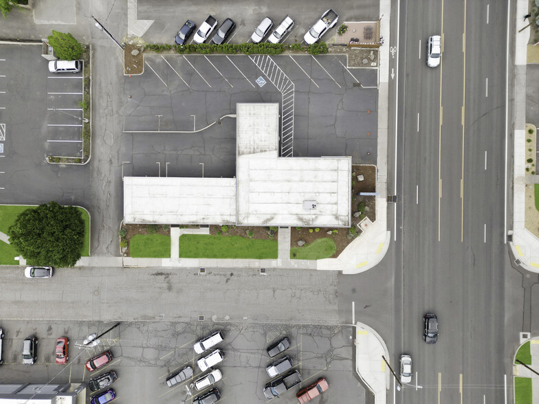 More Photos Of 671 NE Greenwood Ave, Bend Office For Lease