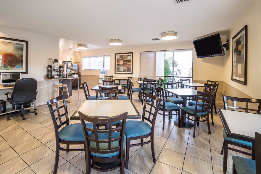 More Photos Of 110 Ville Dr, Boulder City Hotel For Sale