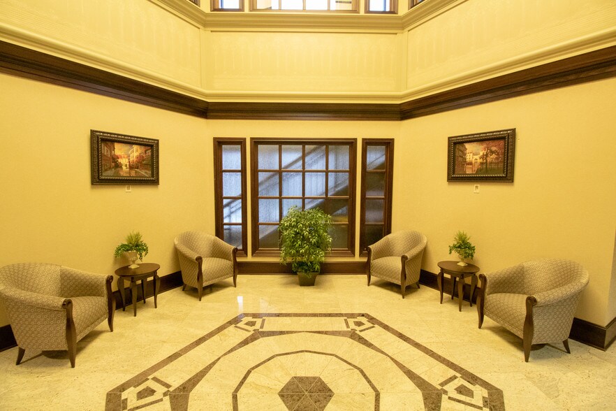 More Photos Of 1600 W Bloomfield Rd, Bloomington Medical For Lease