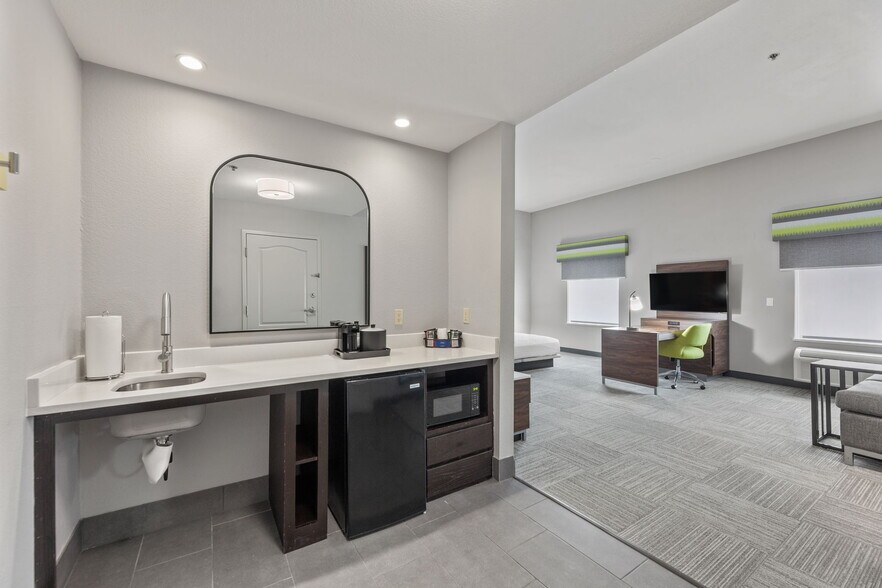 More Photos Of 3415 Ansley Blvd, Denison Hotel For Sale