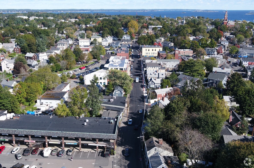 More Photos Of 165 Pleasant St, Marblehead Freestanding For Lease