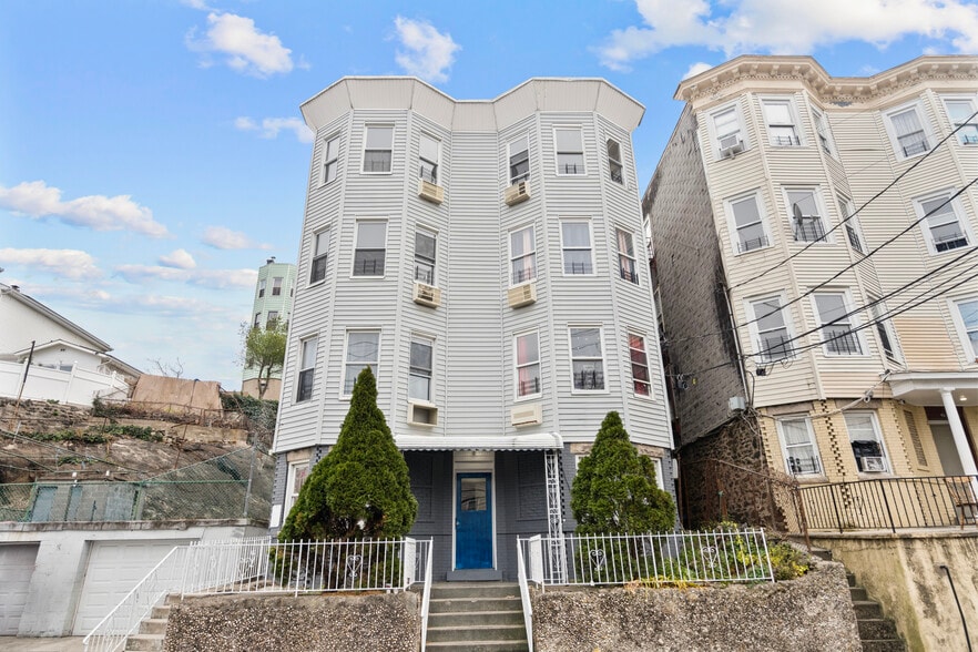 Primary Photo Of 32 Van Cortlandt Ave, Yonkers Apartments For Sale