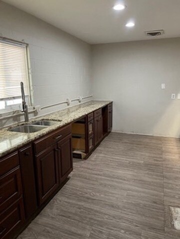 More Photos Of 1903-1905 Gaston Place Dr, Austin Freestanding For Lease