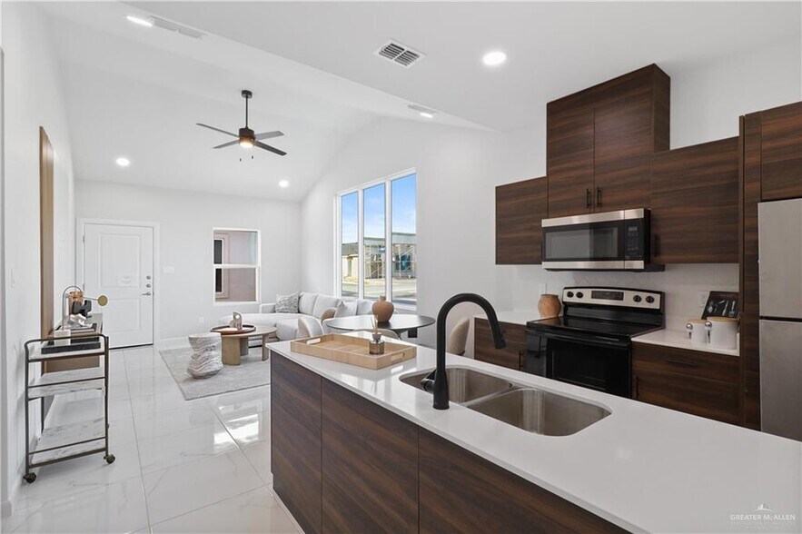 More Photos Of 519 Coves Ln, Weslaco Apartments For Sale